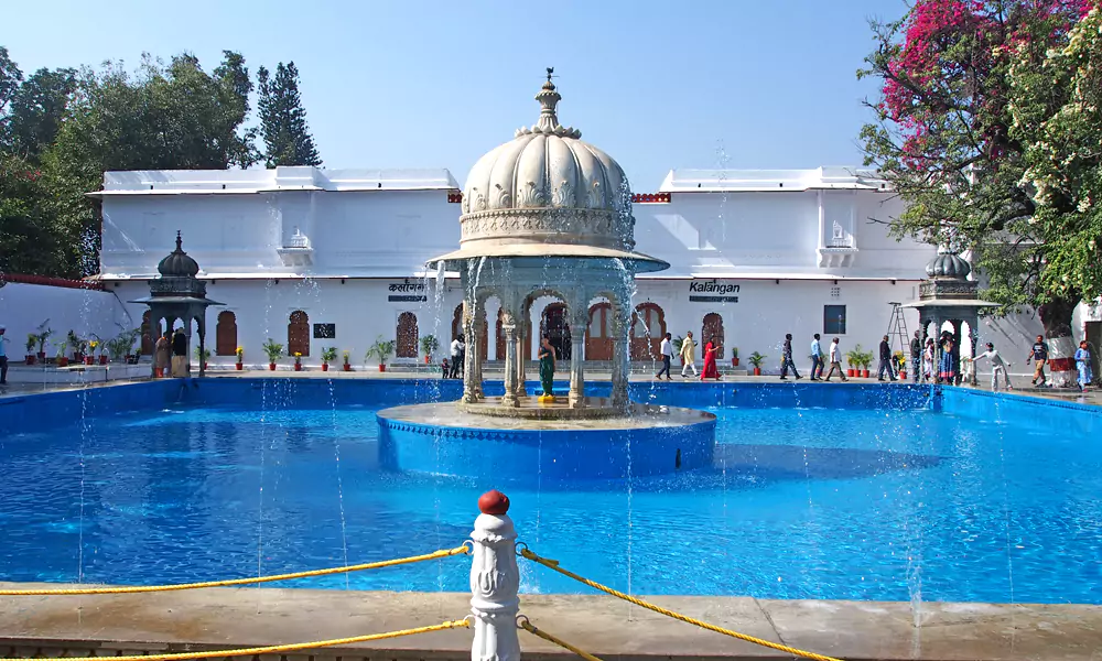 Top 10 Tourist Places in Udaipur – Explore the City of Lakes